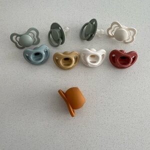 New ** 9 pacifiers